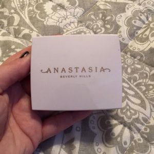 Anastasia Beverly Hills - Iced Out Highlighter